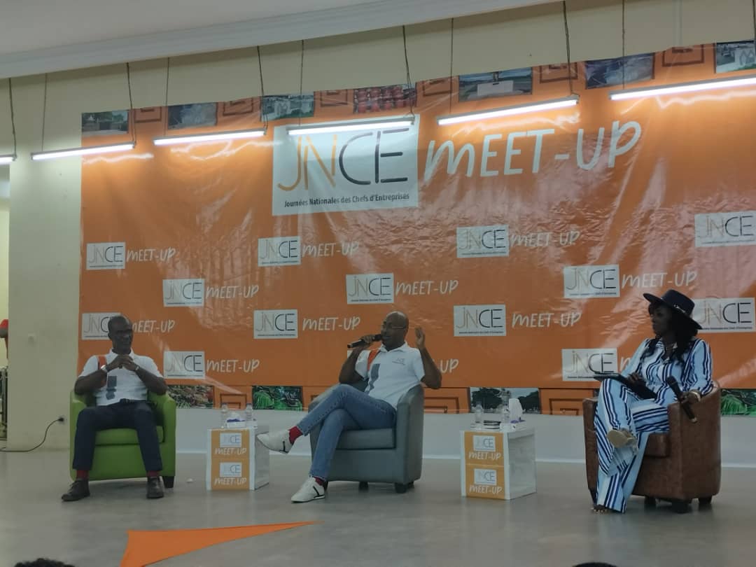 Titre : JNCE 2022 : un « Meet – Up » organisé avec les étudiants de l’Université Alassane Ouattara de Bouaké pour susciter la vocation entrepreneuriale 